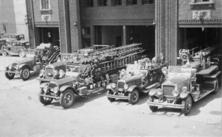 Windsor Fire Department Headquarters apparatus, May 1939. - Walt McCall Collection