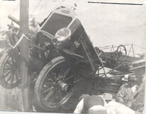 Walkerville Aerial No. 1’s wrecked Gotfredson tractor after fatal crash on Walker Road, 1927